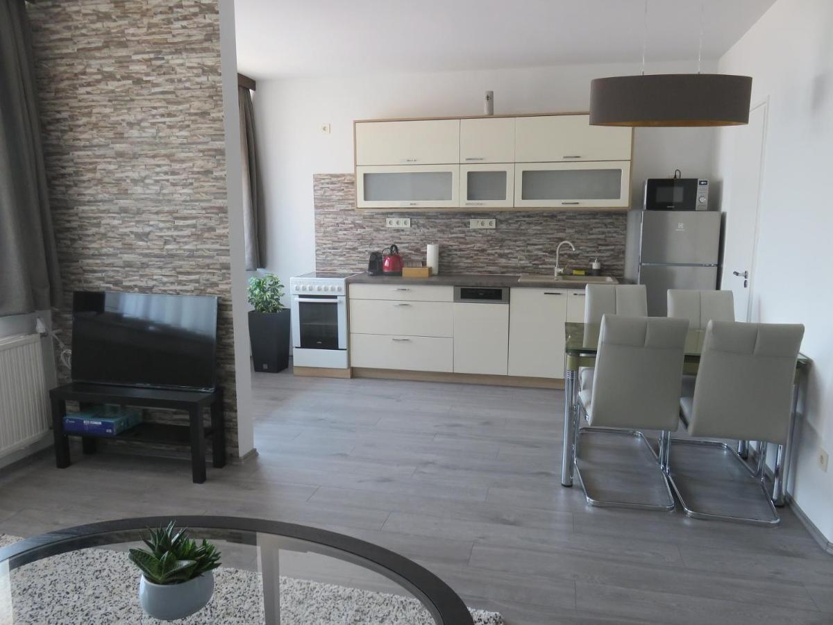 City Corner Central Mosonmagyaróvár Dış mekan fotoğraf